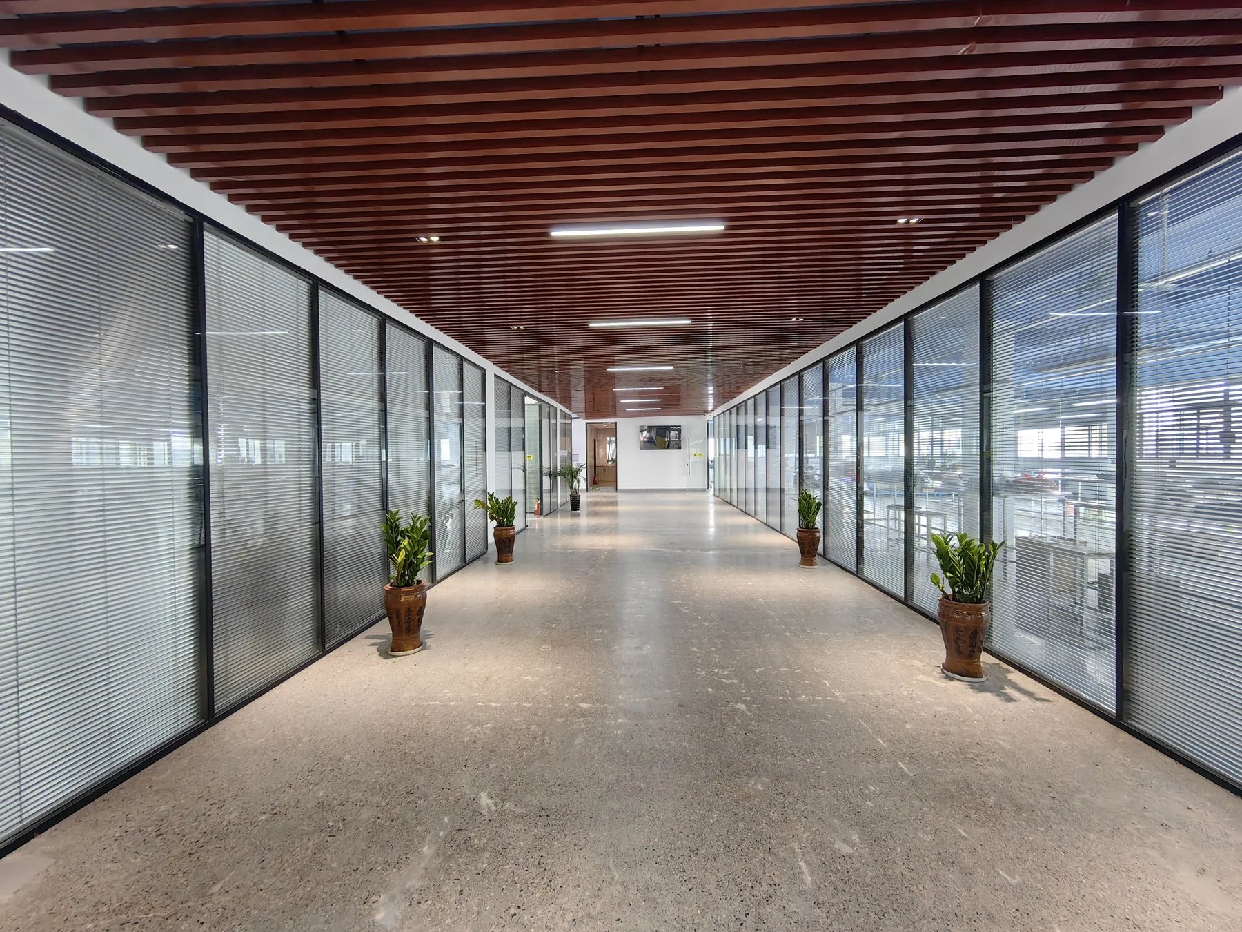 Office and inspection corridor at Yuli Bag's audit-ready Huzhou production site